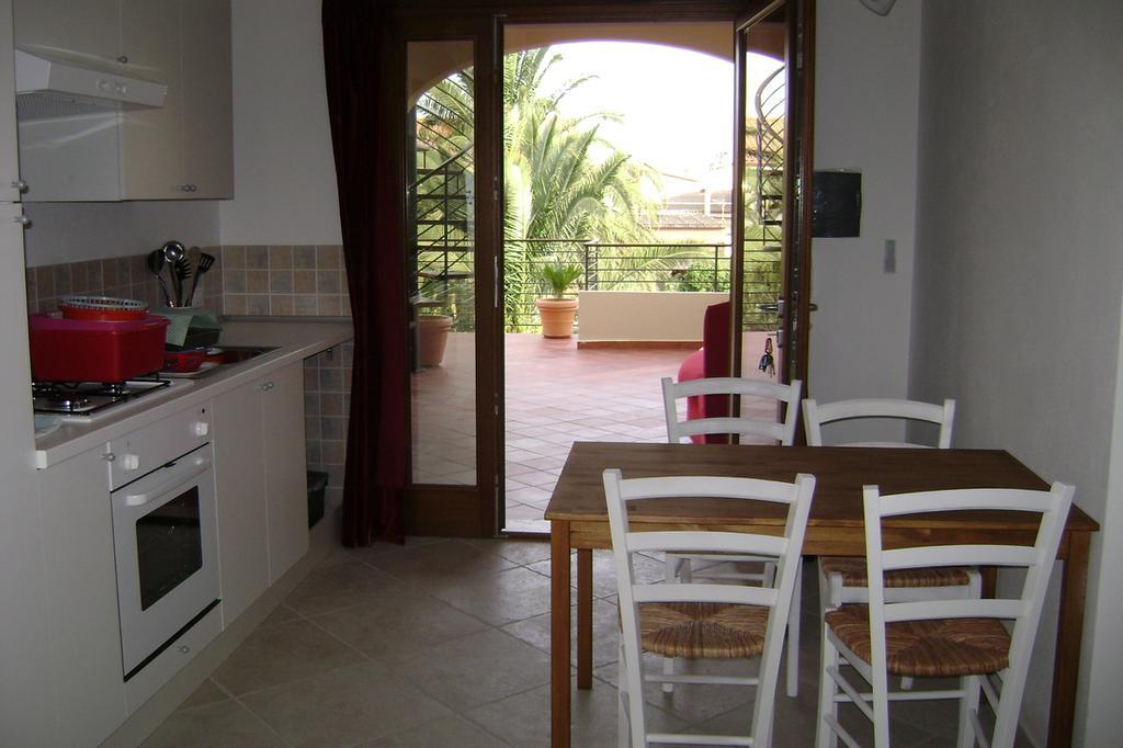Apartament Casa Di Livia SantʼAnna Arresi Zewnętrze zdjęcie